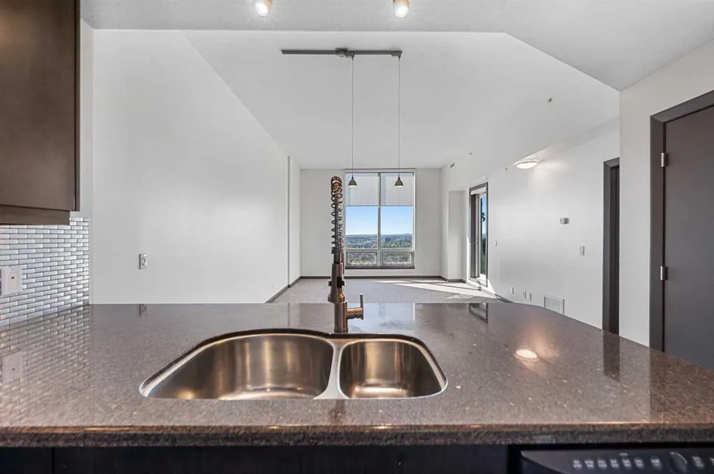 210 15 Avenue SE, #3206