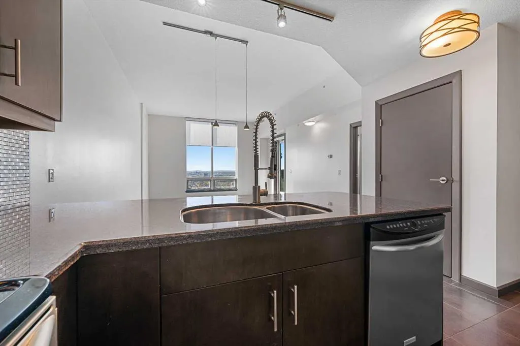 210 15 Avenue SE, #3206