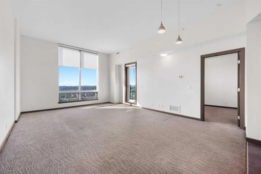 210 15 Avenue SE, #3206