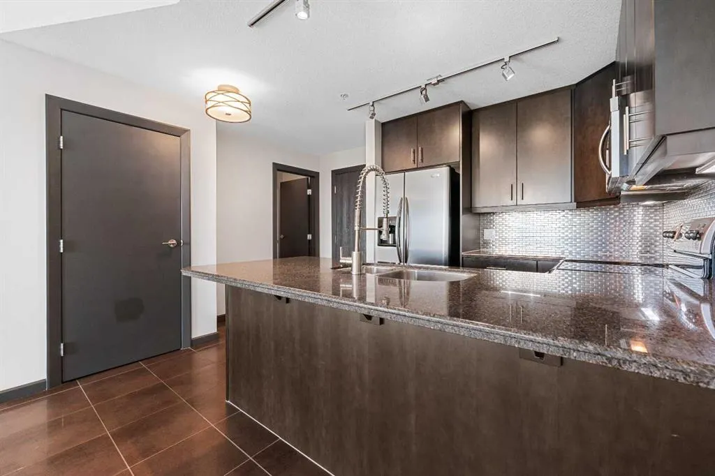 210 15 Avenue SE, #3206