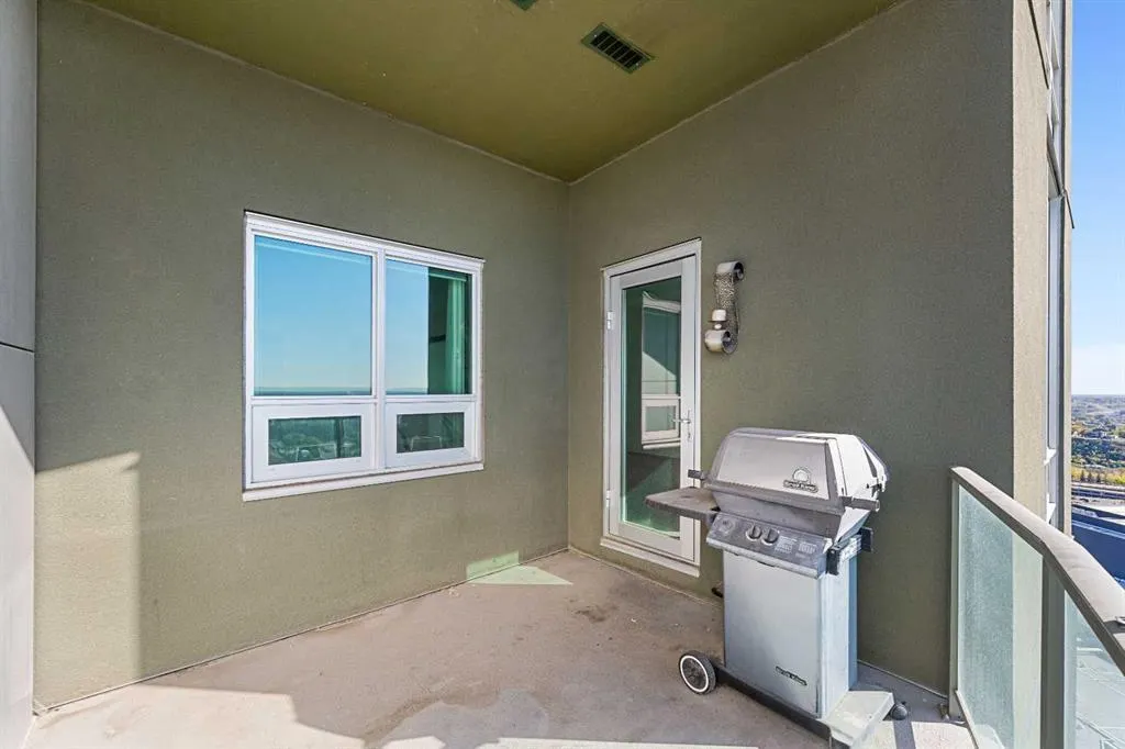 210 15 Avenue SE, #3206