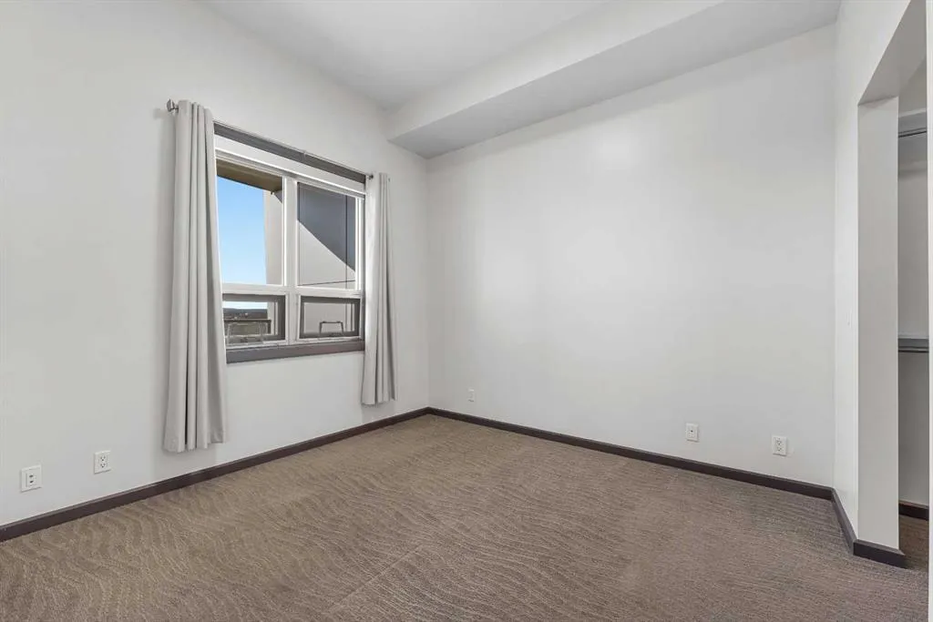 210 15 Avenue SE, #3206
