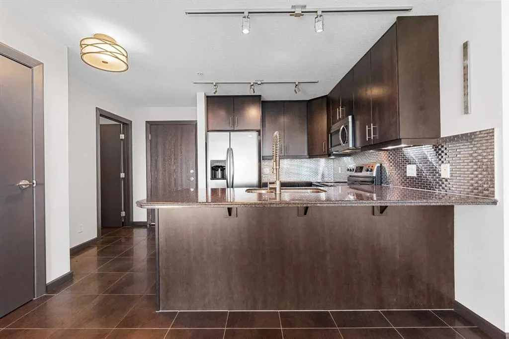210 15 Avenue SE, #3206