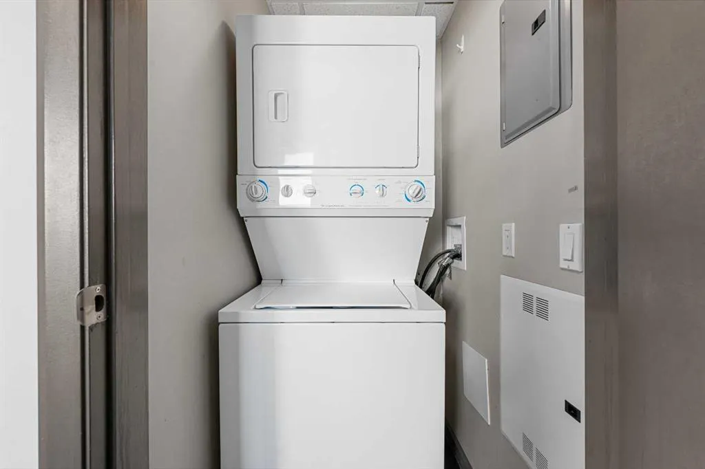 210 15 Avenue SE, #3206