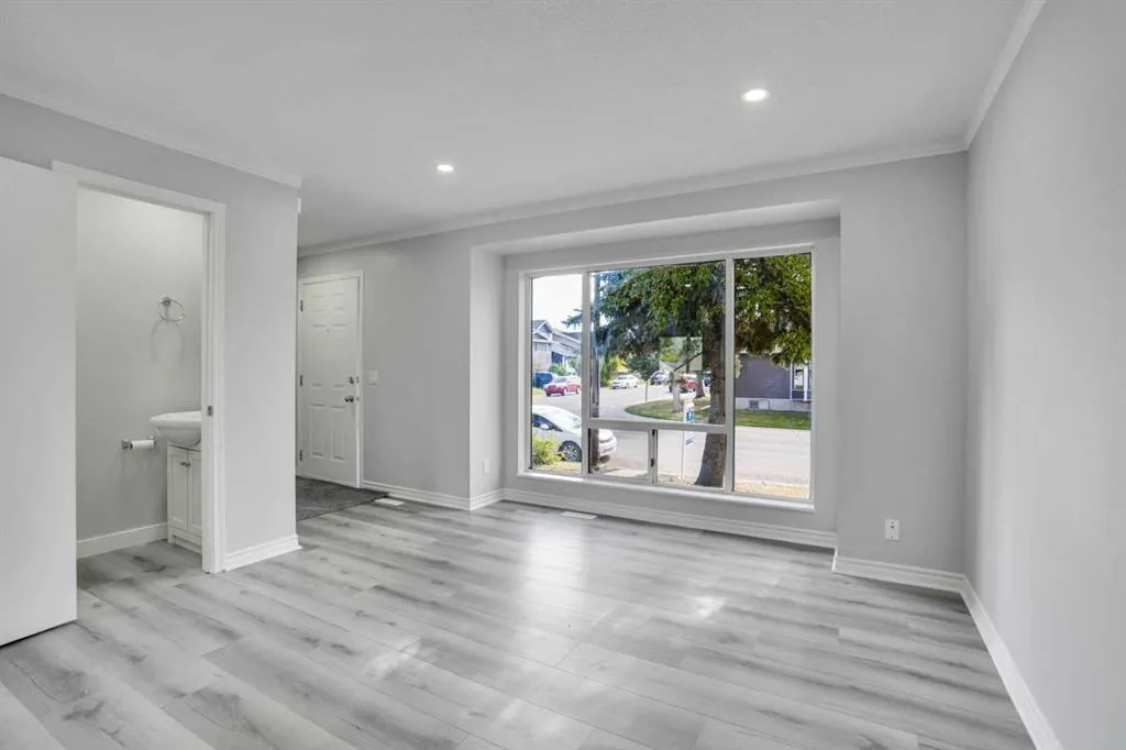6058 Martingrove Road NE