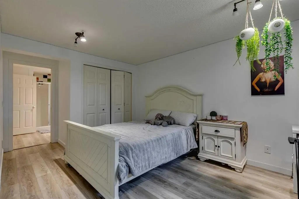42 Sierra Morena Green SW