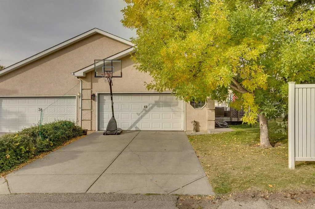 42 Sierra Morena Green SW