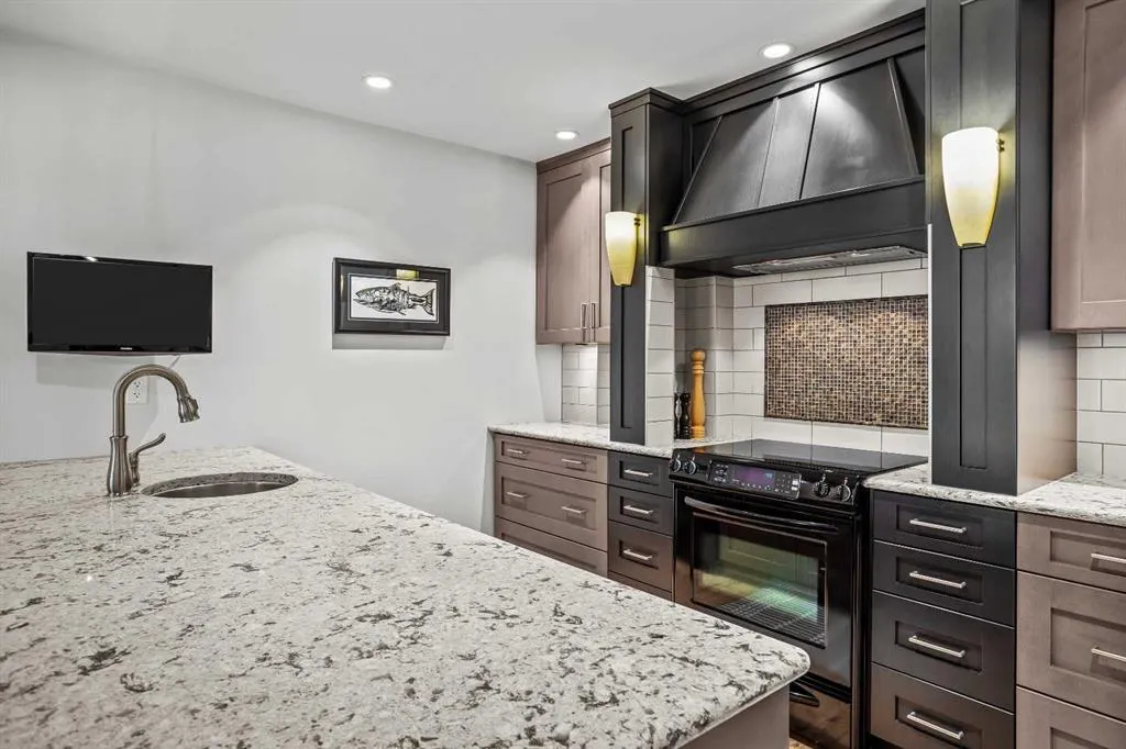 810 4th Street W, #3