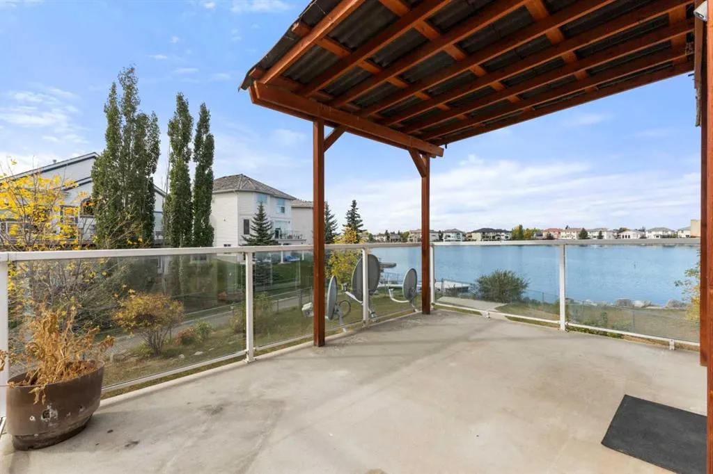 253 Coral Shores Cape NE