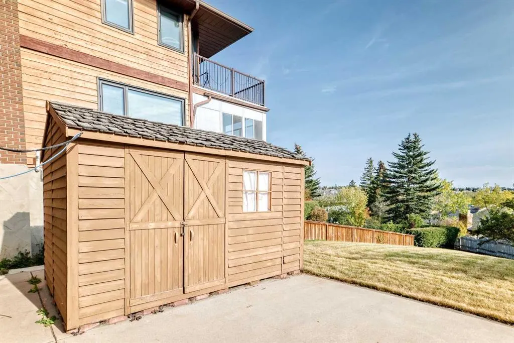 16 Edgeland Bay NW