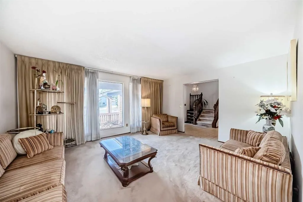 16 Edgeland Bay NW
