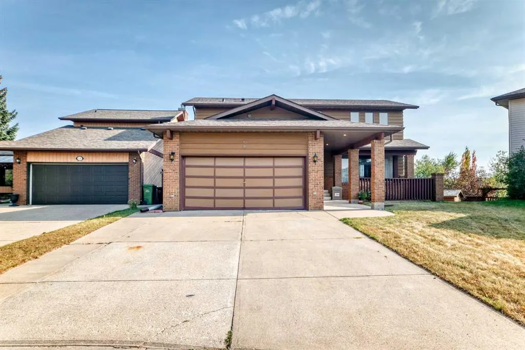 16 Edgeland Bay NW