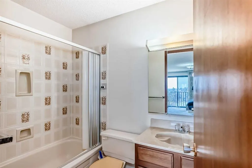 16 Edgeland Bay NW