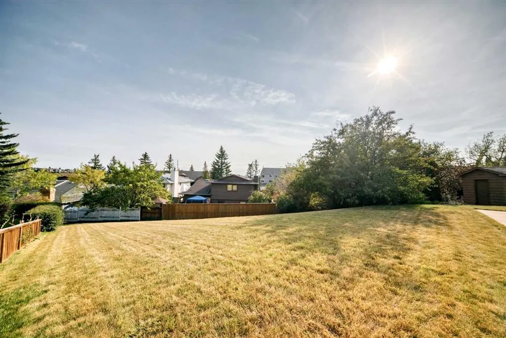 16 Edgeland Bay NW