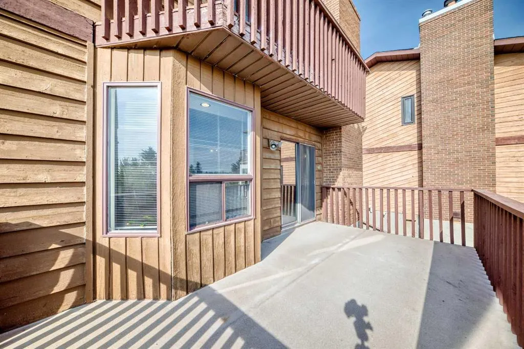 16 Edgeland Bay NW