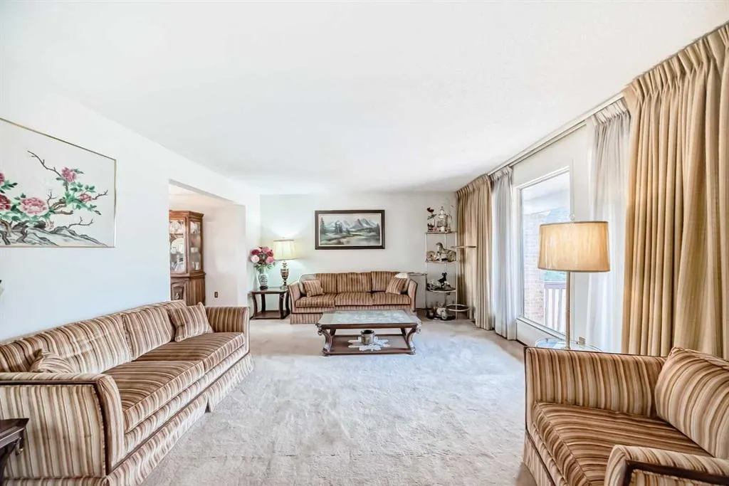 16 Edgeland Bay NW