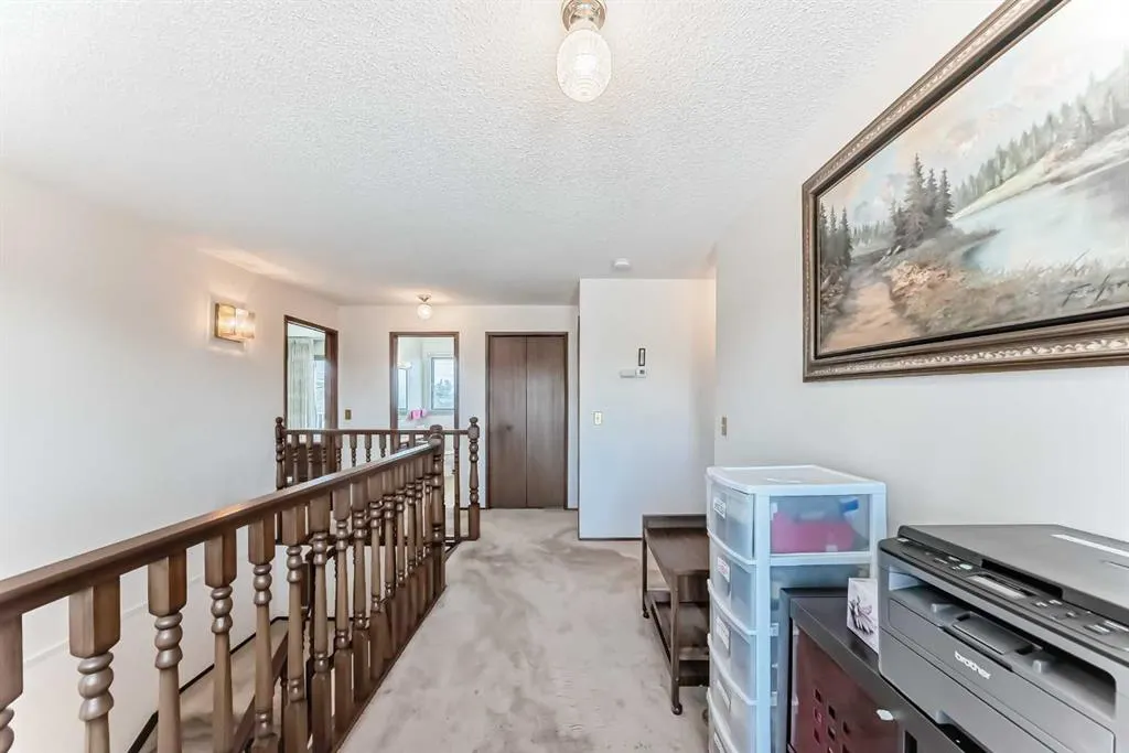 16 Edgeland Bay NW