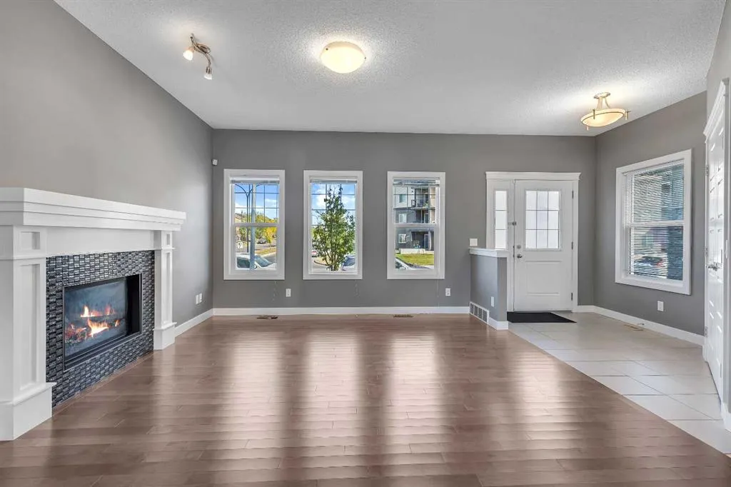 854 Evanston Drive NW