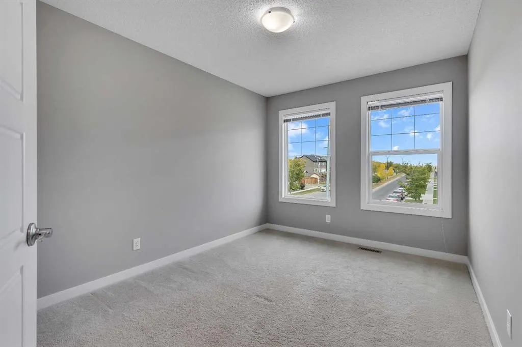 854 Evanston Drive NW
