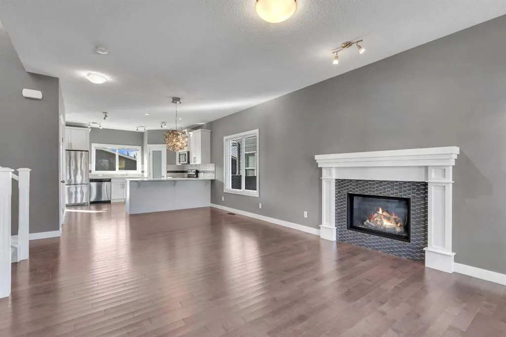 854 Evanston Drive NW