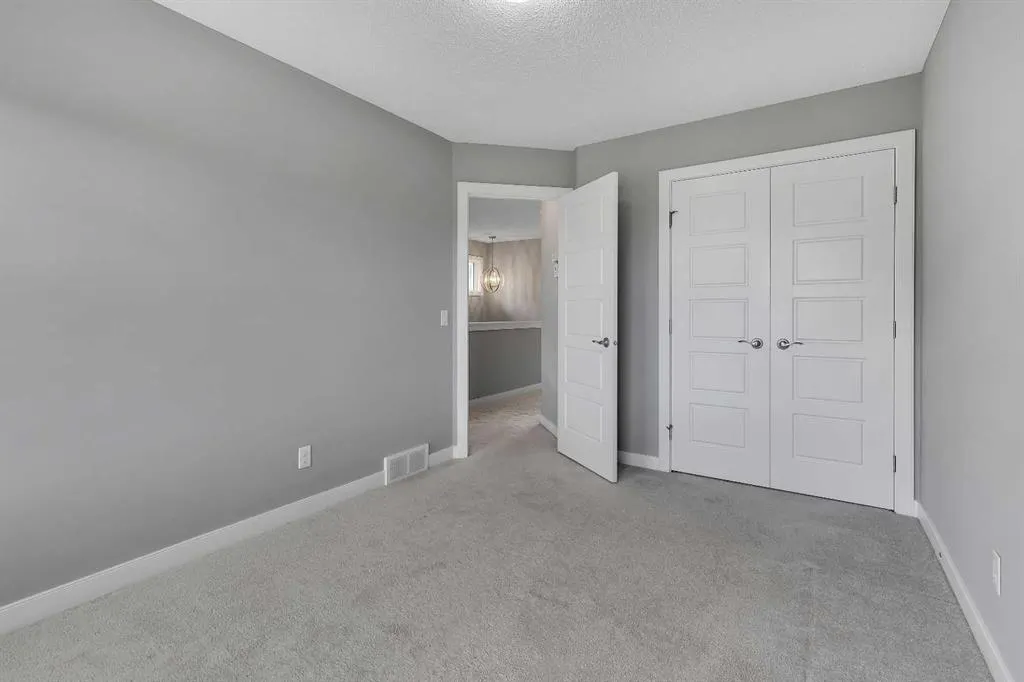 854 Evanston Drive NW