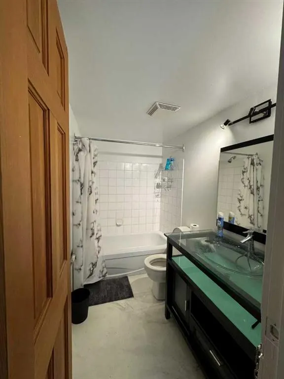 1605 16 Avenue SW, #207