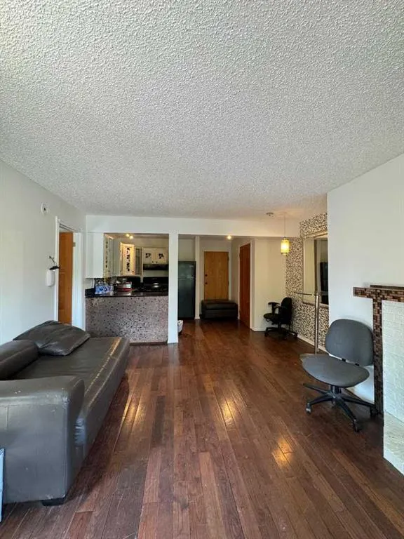 1605 16 Avenue SW, #207