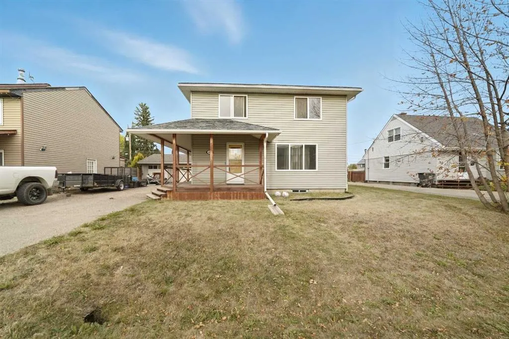 635 Maple Crescent