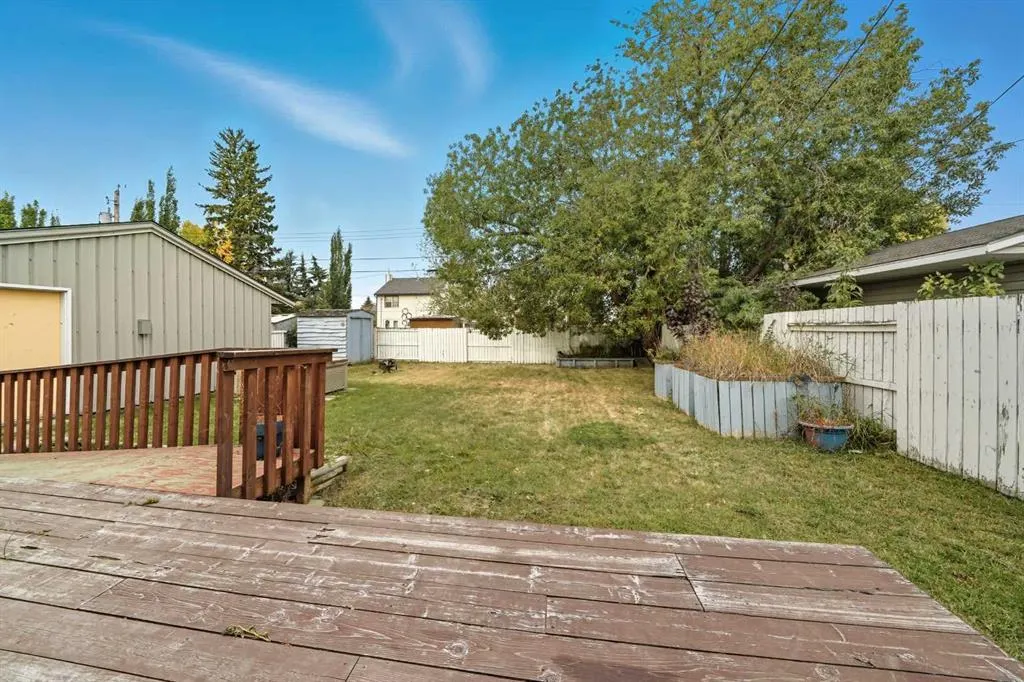 635 Maple Crescent