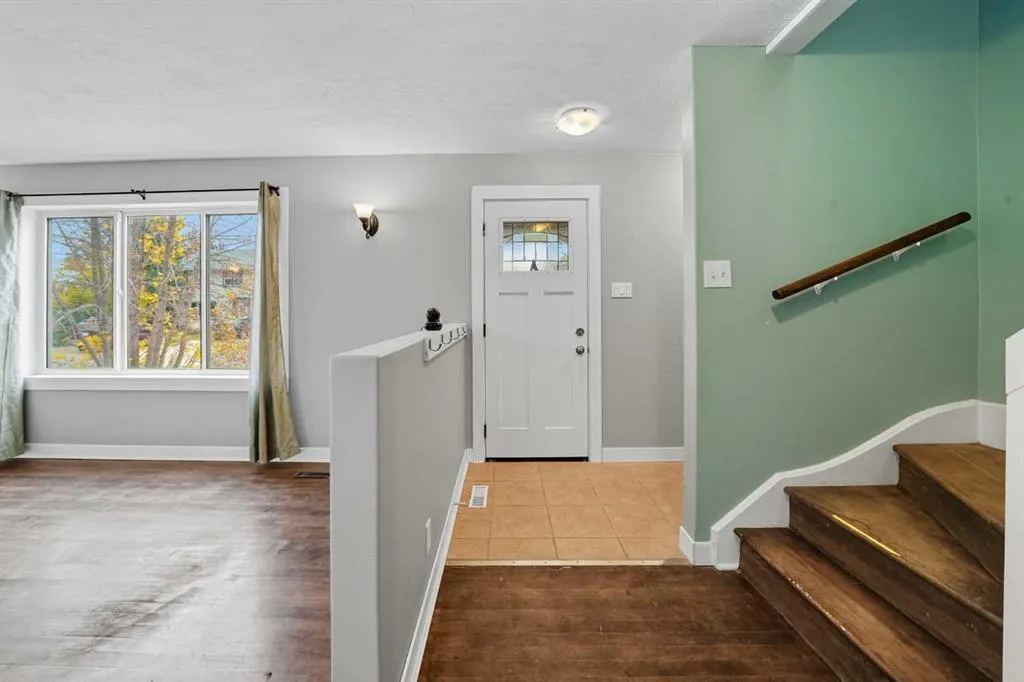 635 Maple Crescent