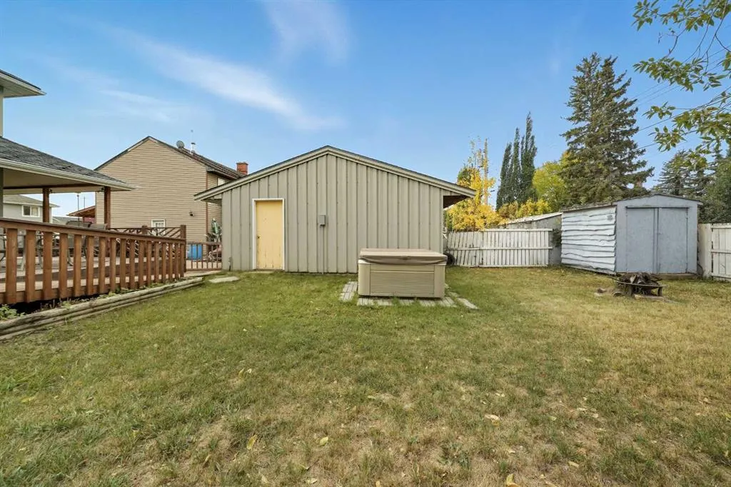 635 Maple Crescent