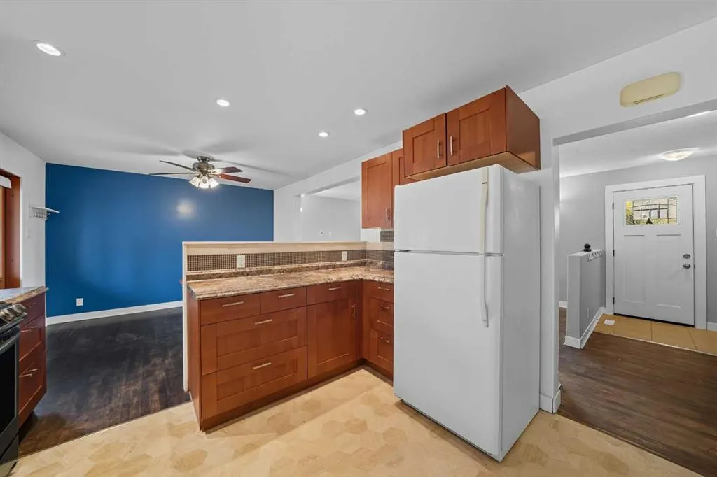 635 Maple Crescent