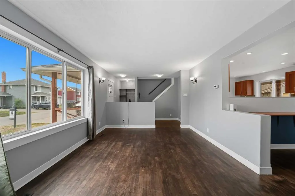 635 Maple Crescent