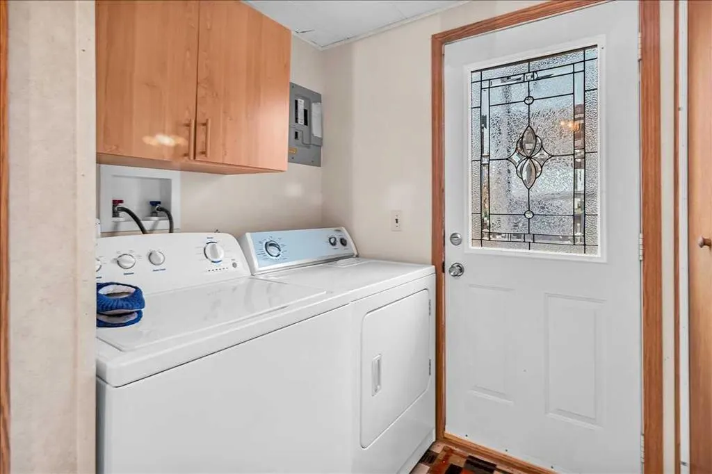 112 2 Street W