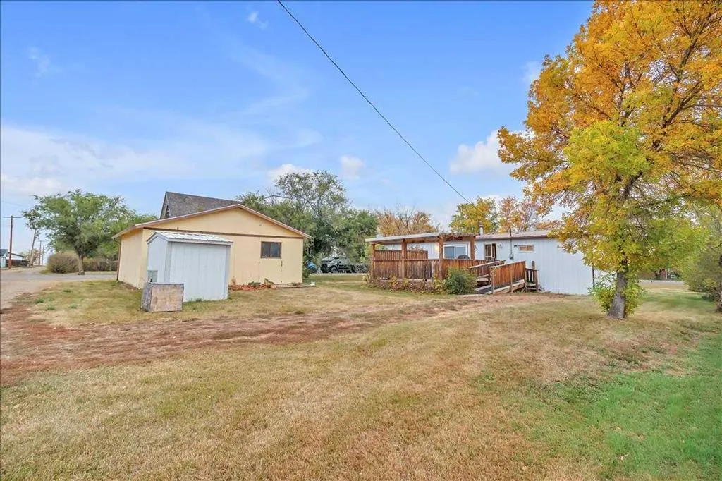 112 2 Street W