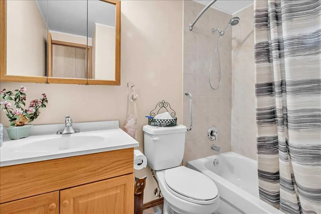 112 2 Street W