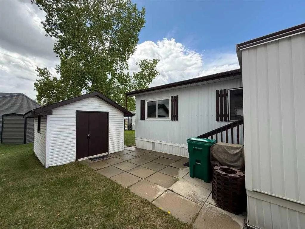 99 Arbour Lake Road Road NW