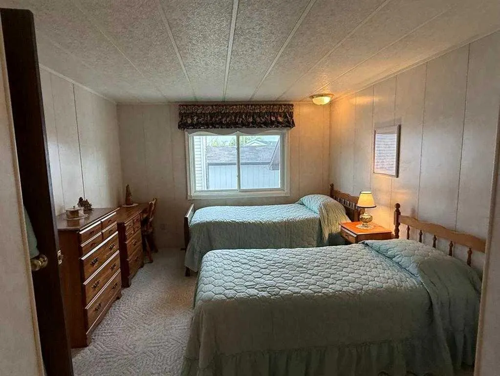 99 Arbour Lake Road Road NW