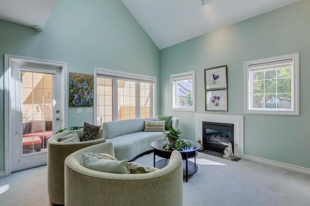 405 32 Avenue NW, #404