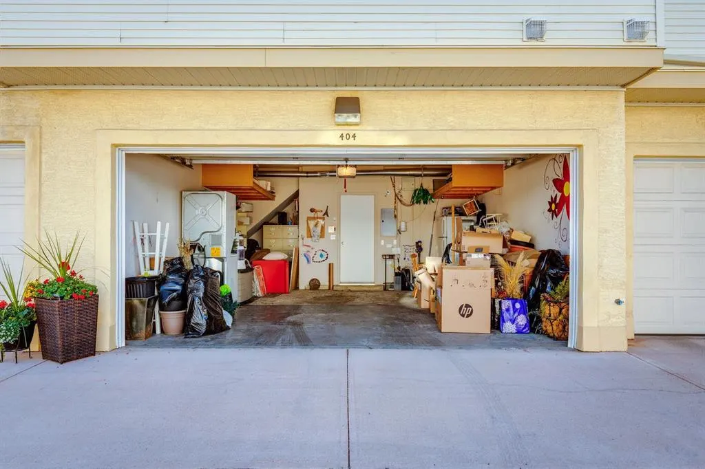 405 32 Avenue NW, #404