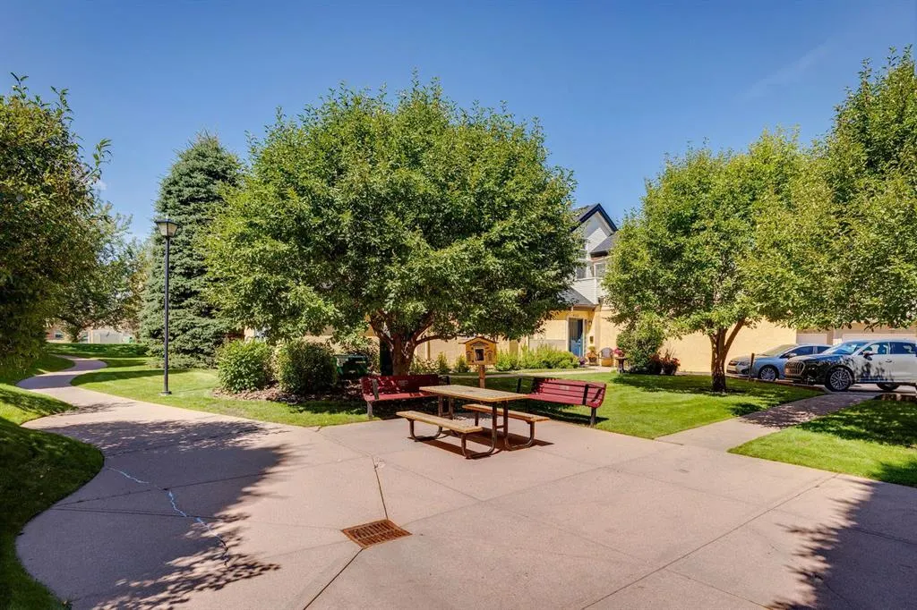 405 32 Avenue NW, #404