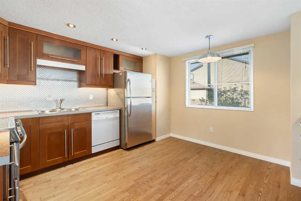 88 Glamis Gardens SW