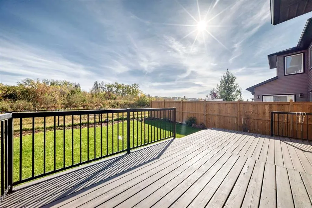 8 Lakewood Circle