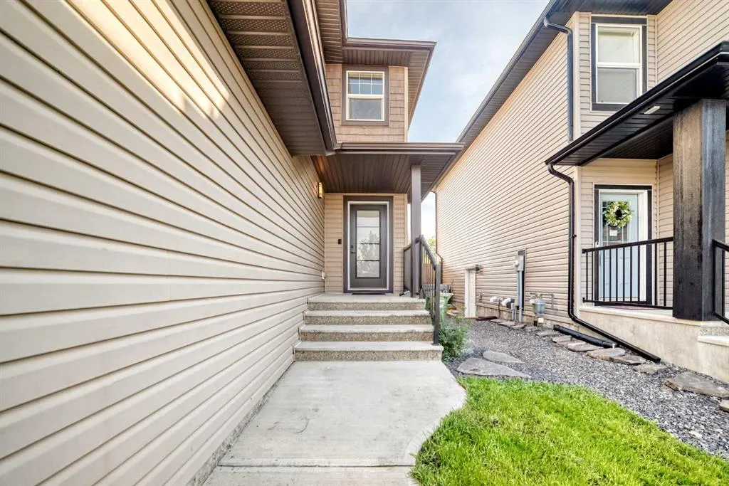 8 Lakewood Circle