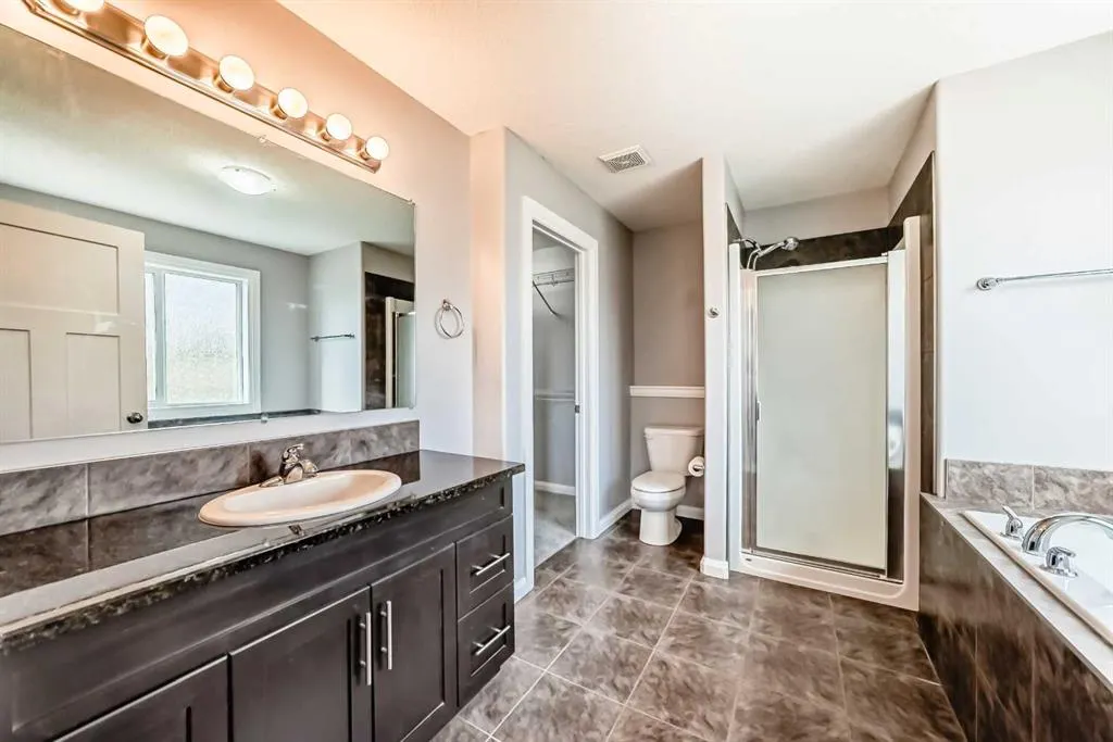 8 Lakewood Circle