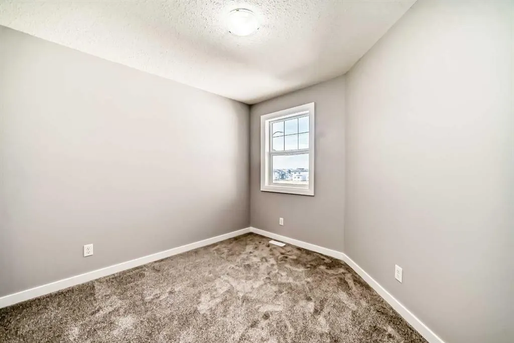 8 Lakewood Circle