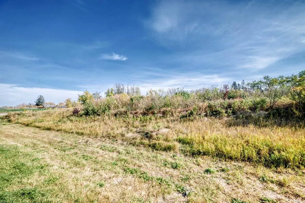 8 Lakewood Circle