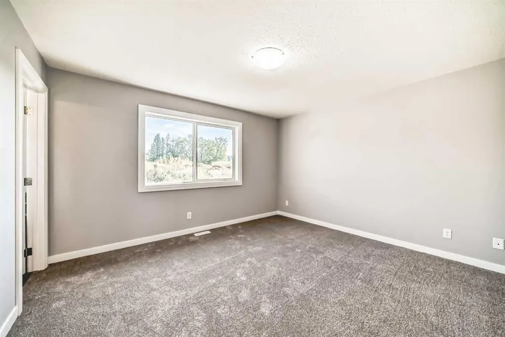 8 Lakewood Circle