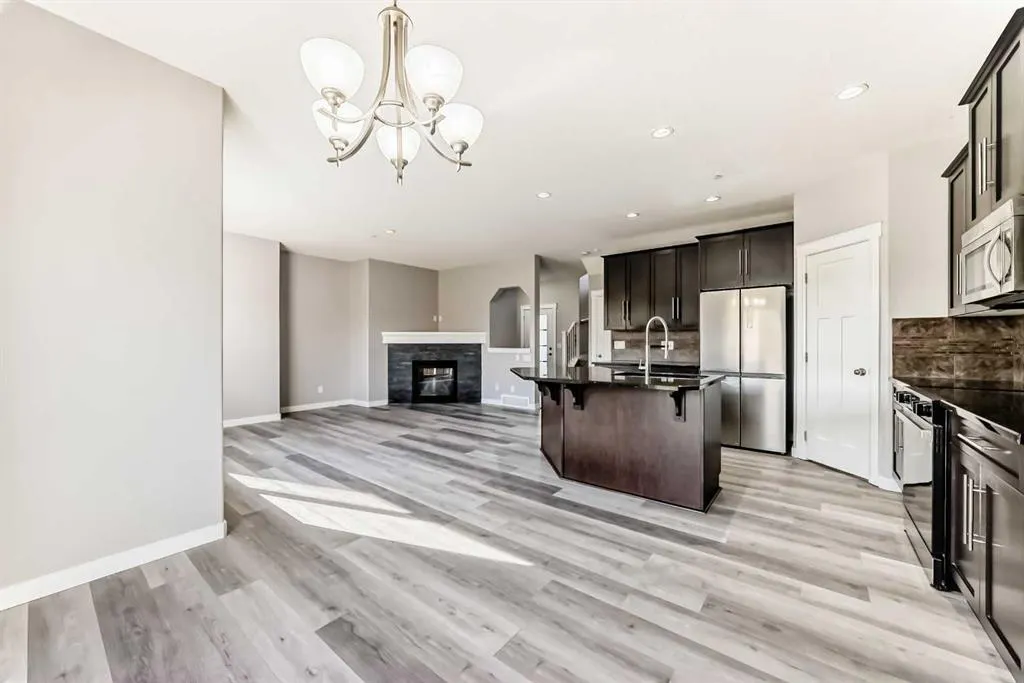 8 Lakewood Circle