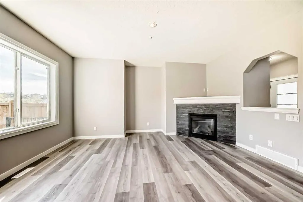8 Lakewood Circle